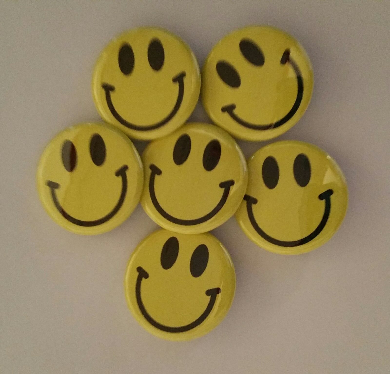 Lot Of 6 1.25" Pinback Buttons Emoji Smiley Happy Face (approx. 32mm)